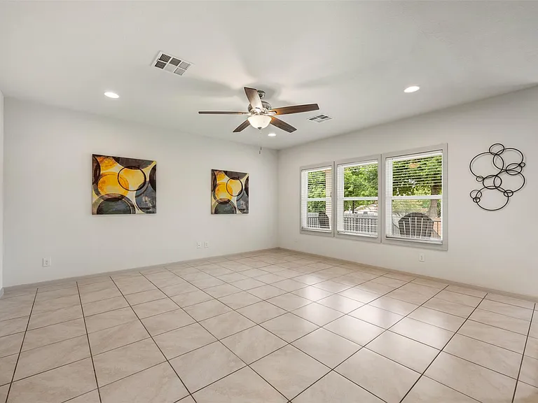 1116 La Conterra Blvd — Photo 12