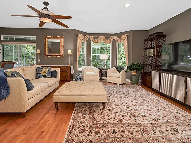 1 Wyldwood Dr #1 — Photo 4