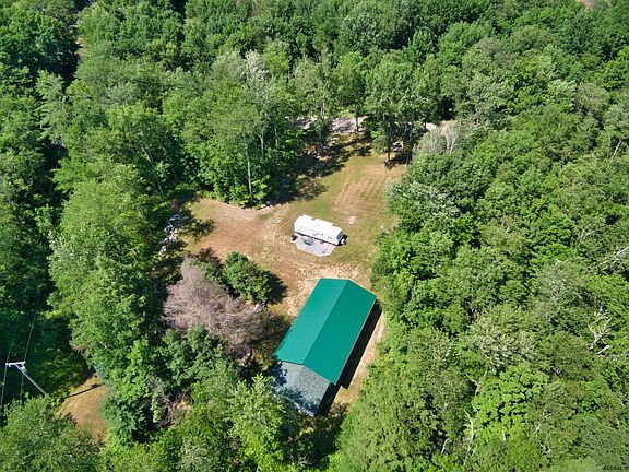 2nd image of 1515 Hemlocks Ln