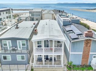 7405 Seashore Dr APT A, Newport Beach, CA 92663