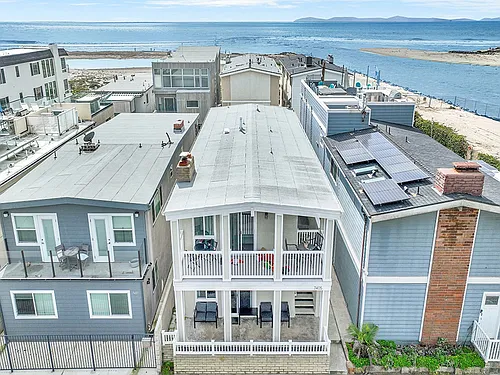 7405 Seashore Dr Photo 1