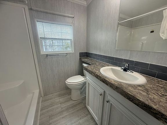 4th image of 4125 Park St N #712