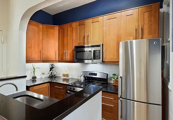 3rd image of 379 1st St APT 1