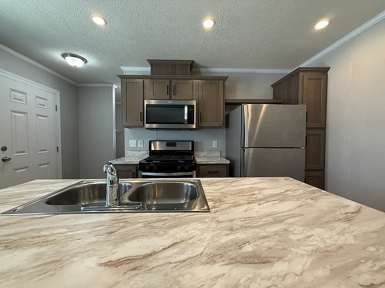 38000 Le Chateau Blvd #124 — Photo 32