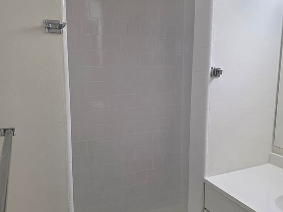5th image of 1533 Liholiho St #A130702l