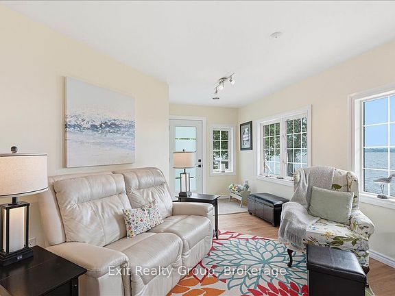 5th image of 144 Bayview Ln
