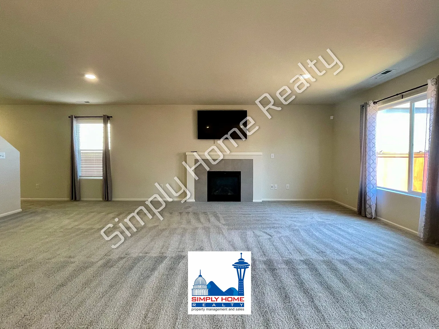 4 bed, 3.0 bath, 2500 sqft, $3,200 — Photo 2