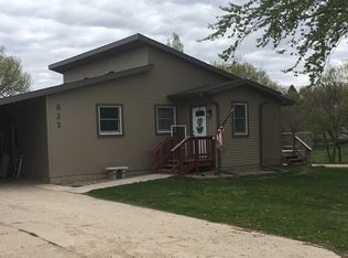 822 S Main St, Friend, NE 68359