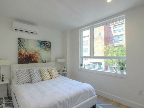3rd image of 10 Lexington Ave APT 3G