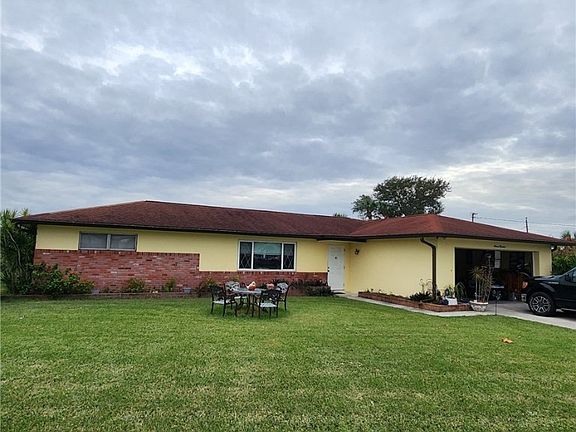 4th image of 700 Willow Dr