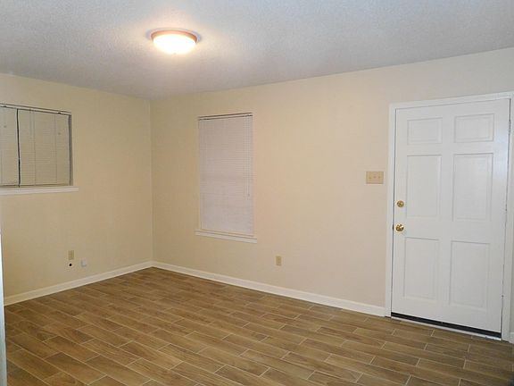 2nd image of 4633 Crystal Springs Dr
