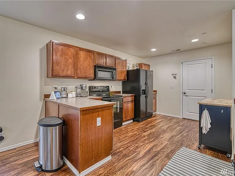 1180 Hudson St — Photo 25