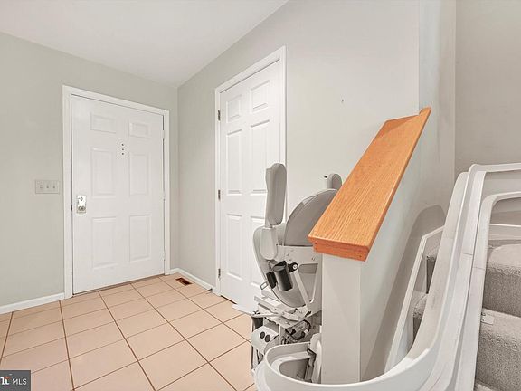 2nd image of 26 Woodland Est