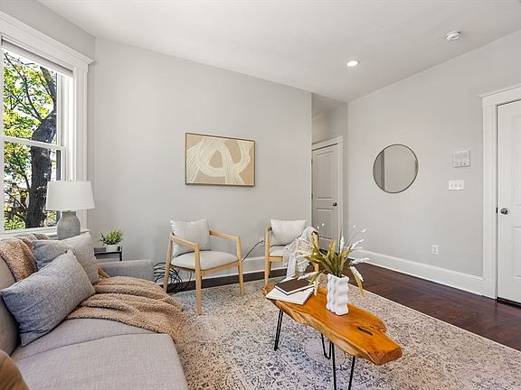 2nd image of 34 Catherine St #6