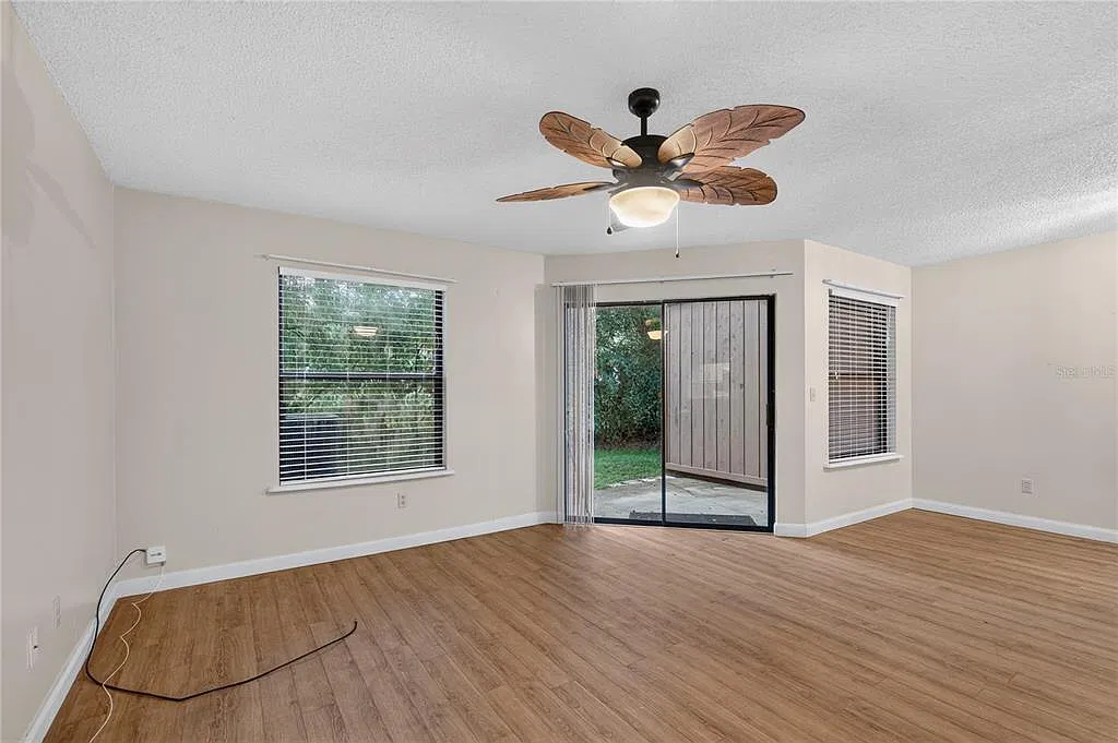 2 bed, 2.5 bath, 1199 sqft, $1,400 — Photo 3