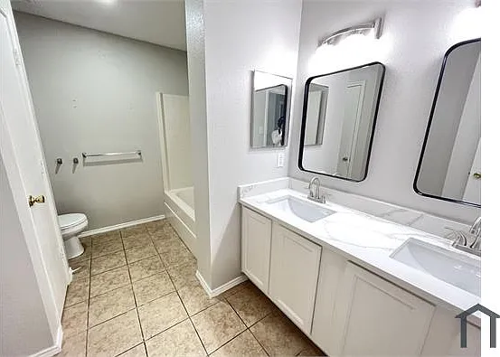 1435 Foxwood Ln — Photo 13