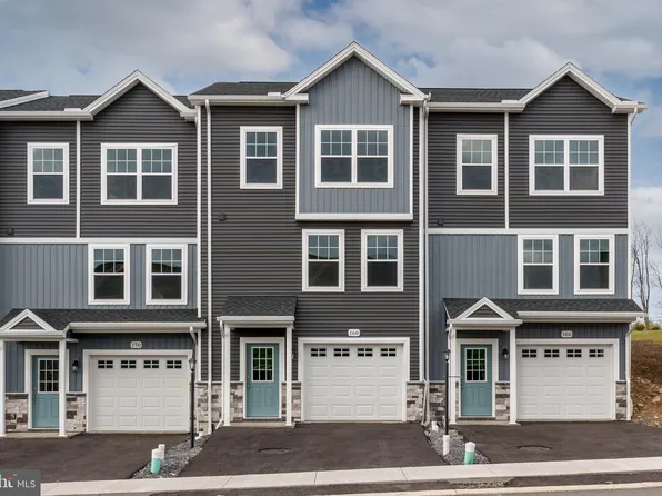 168 Highpoint Park Dr, Pleasant Gap, PA 16823