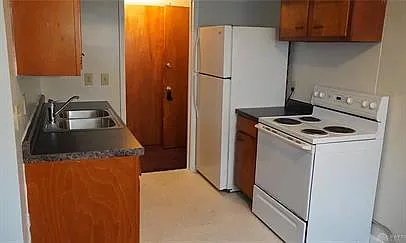Building Photo - 910 Cherry Dr #8