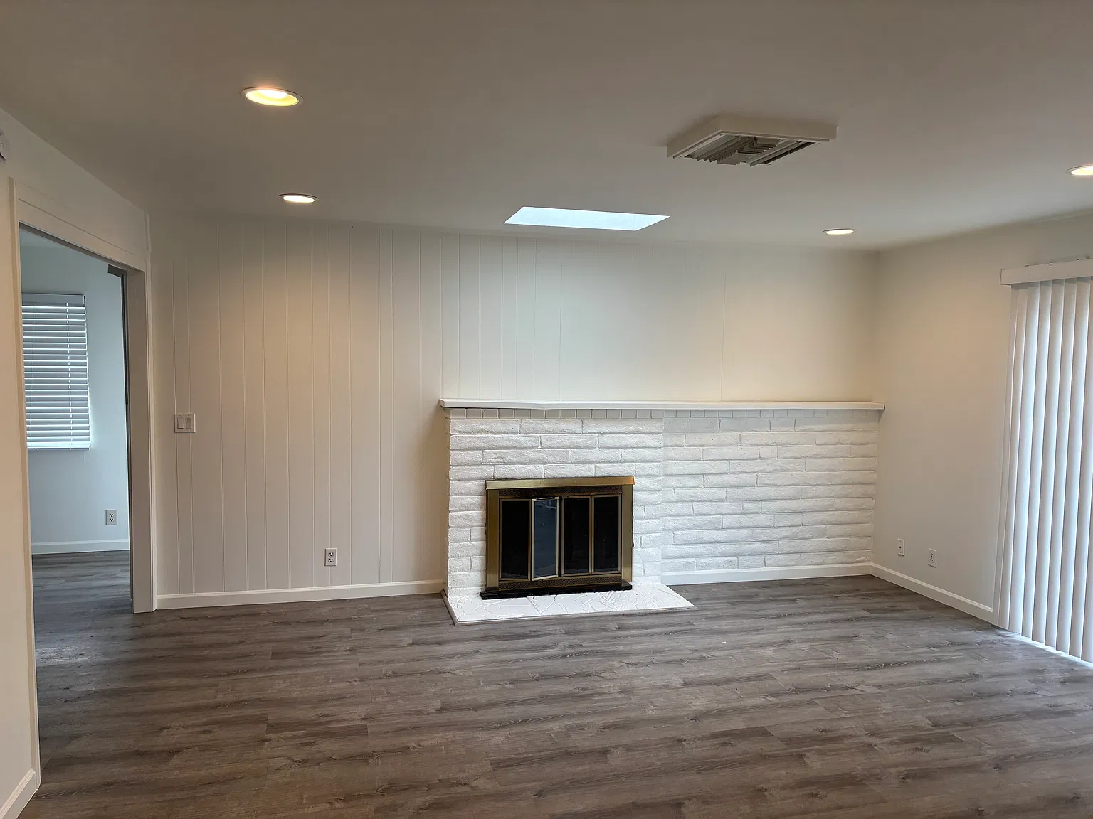 4 bed, 1477 sqft, $4,295 — Photo 4