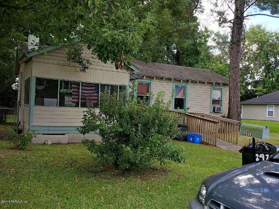 1st image of 2972 Spencer St