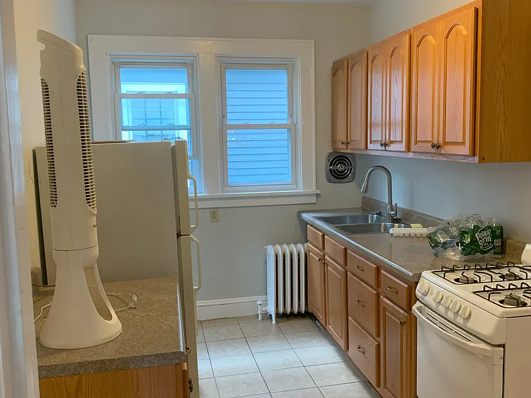74 Woodlawn Ave — Photo 15