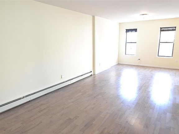 5th image of 185 E 117th St APT 3