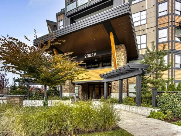 20829 77a Ave #503, Langley, BC V2Y 0Y5