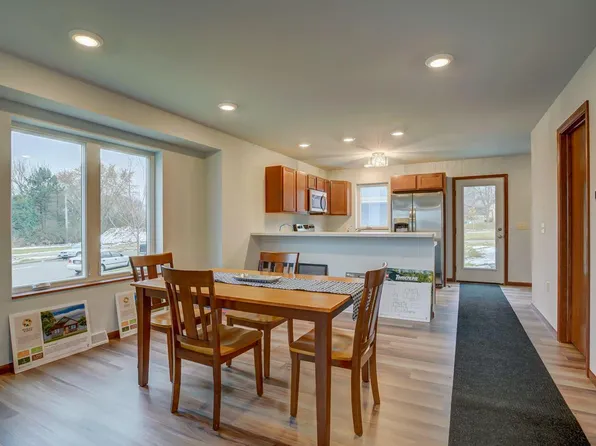 2407 Dunns Marsh Ter, Madison, WI 53711