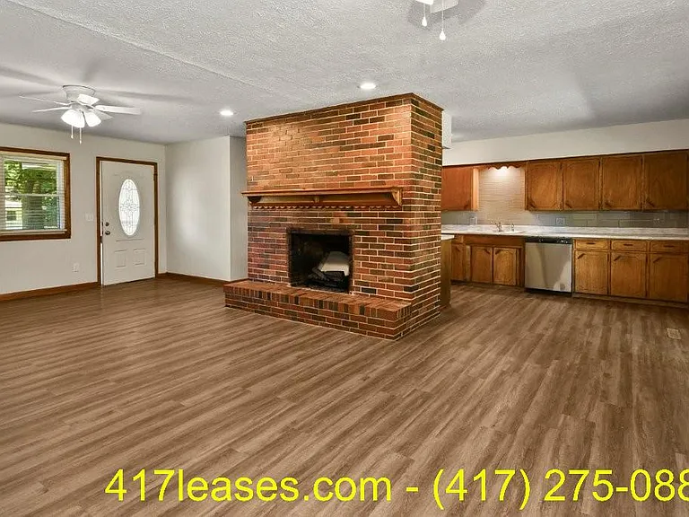 203 S White Oak Ave — Photo 7