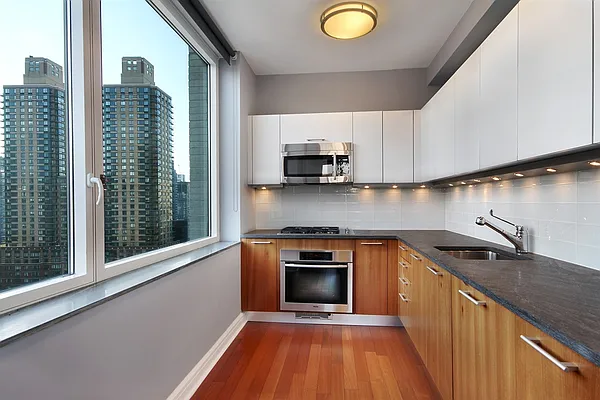 Sold by Corcoran | media 17