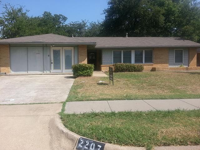 1st image of 2207 Greenway St