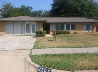 2207 Greenway St, Arlington, TX 76010