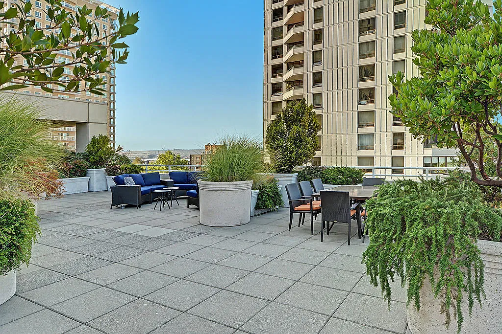 2600 2nd Ave — Photo 3