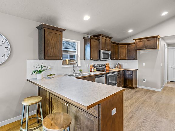 Argent_Kitchen