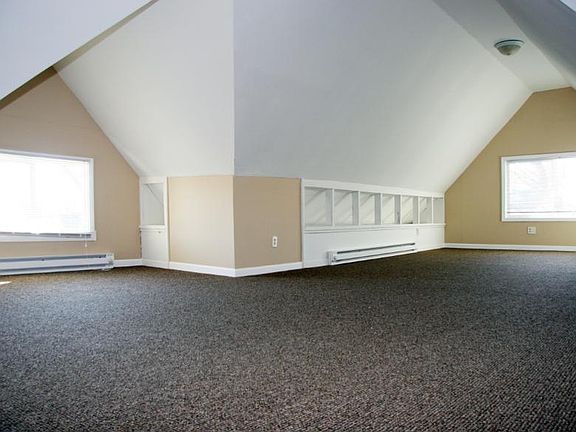 2nd image of 724 Desoto St #2