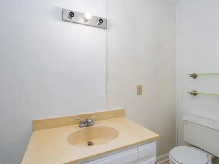 1016 Tabor St — Photo 7