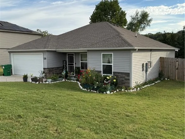 130 Cooper St, Huntsville, AR 72740