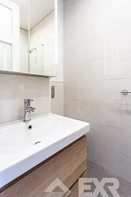 Rented by EXR | media 44