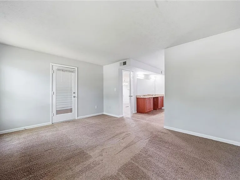 117 Brittany Ct — Photo 17