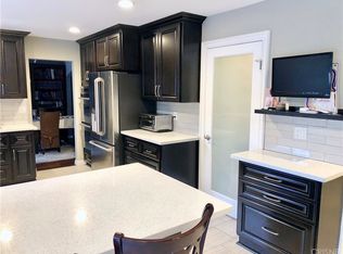260 Locust Ave, Oak Park, CA 91377