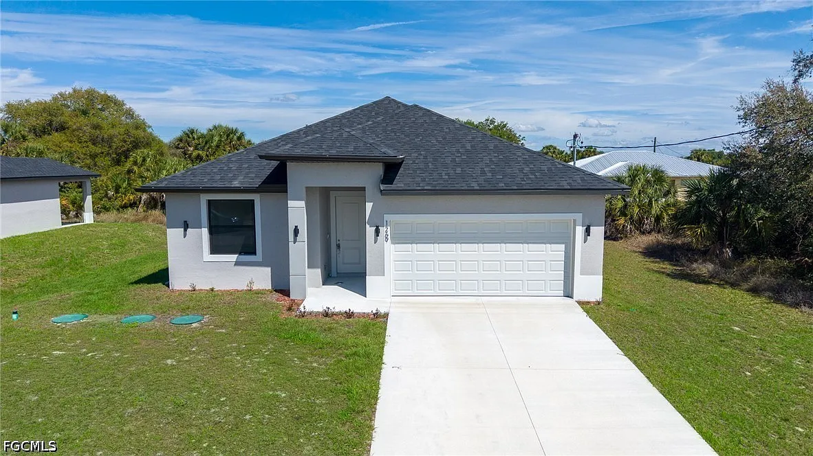 3 bed, 2.5 bath, 1547 sqft, $2,100 — Photo 1