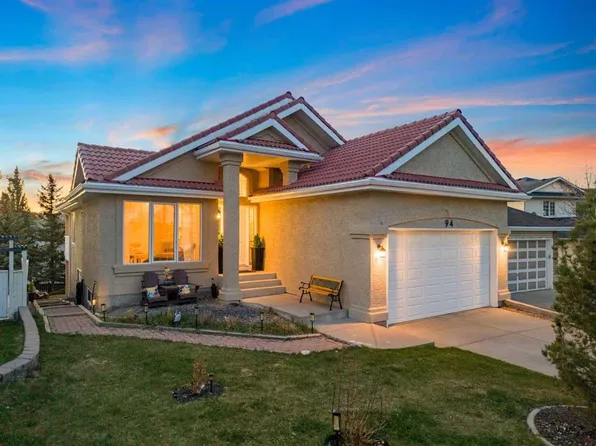 94 S Edgebrook Hts NW, Calgary, AB T3A 5M5