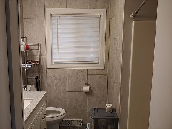 Main floor bath