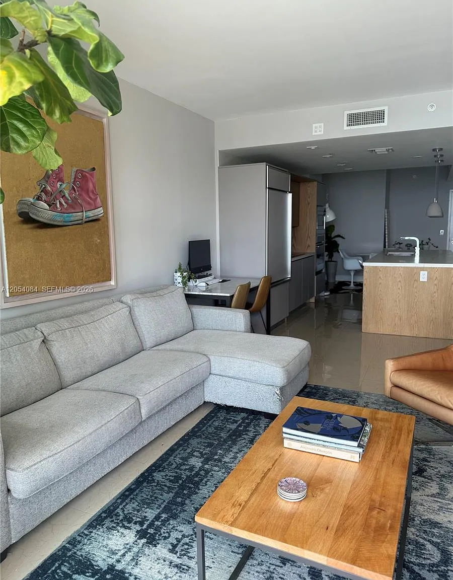 2 bed, 1107 sqft, $4,900 — Photo 1