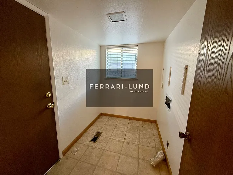 6065 Diplomat Dr — Photo 7