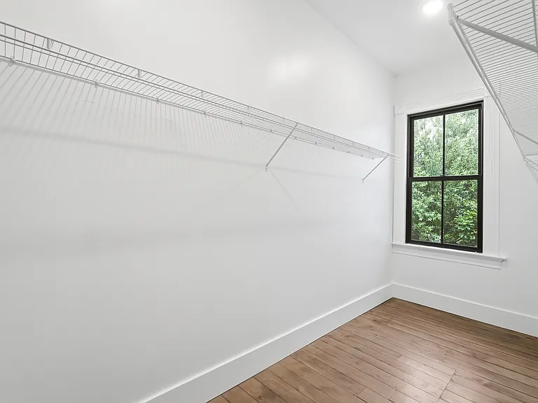 811 Monroe St — Photo 31