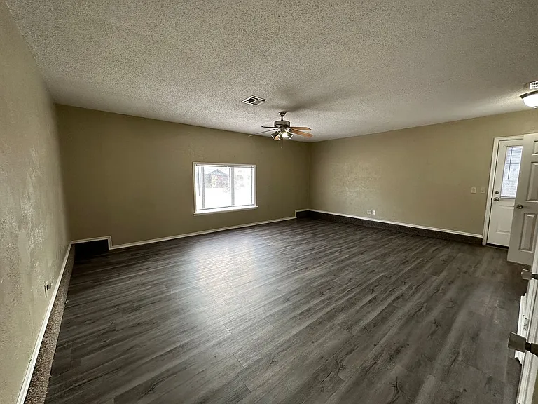 621 Lotus Ave — Photo 6