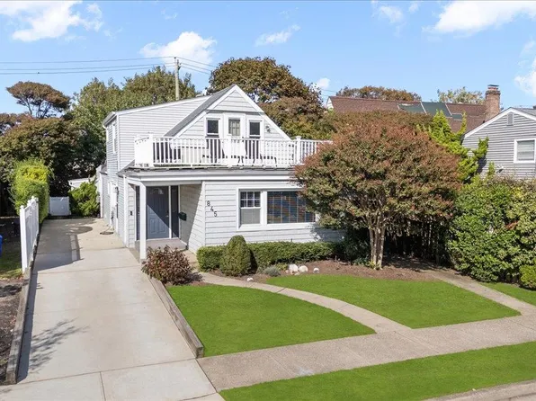 845 E Walnut Street, Long Beach, NY 11561