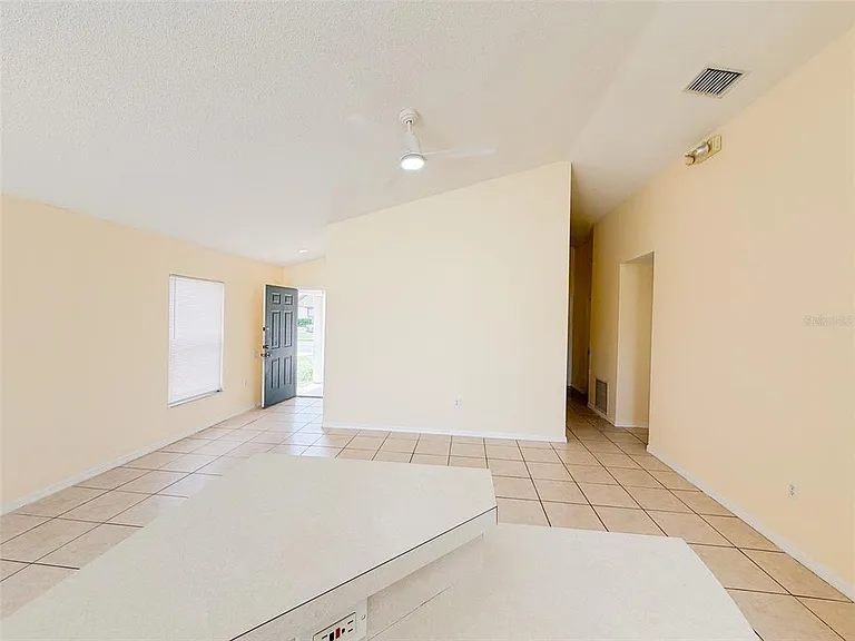 2420 Saint Augustine Blvd — Photo 10