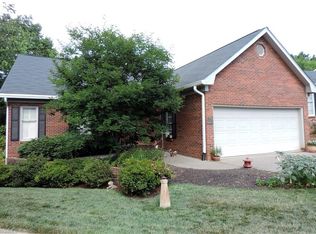 121 Club Pointe Dr, Winston Salem, NC 27104